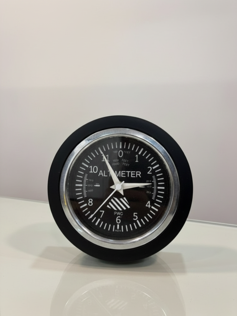 table-watch-altimeter-style